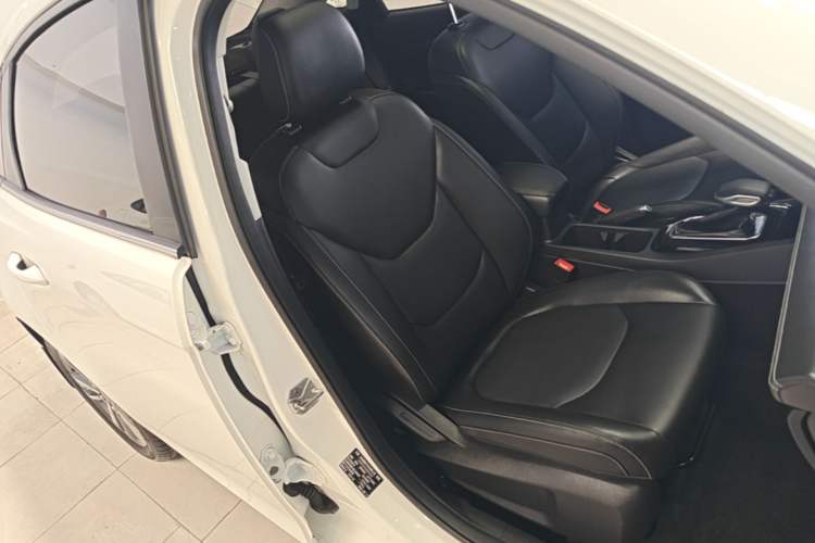 Used Ford Escort 2021 1.5L Automatic Diamond Edition Right Front Seat