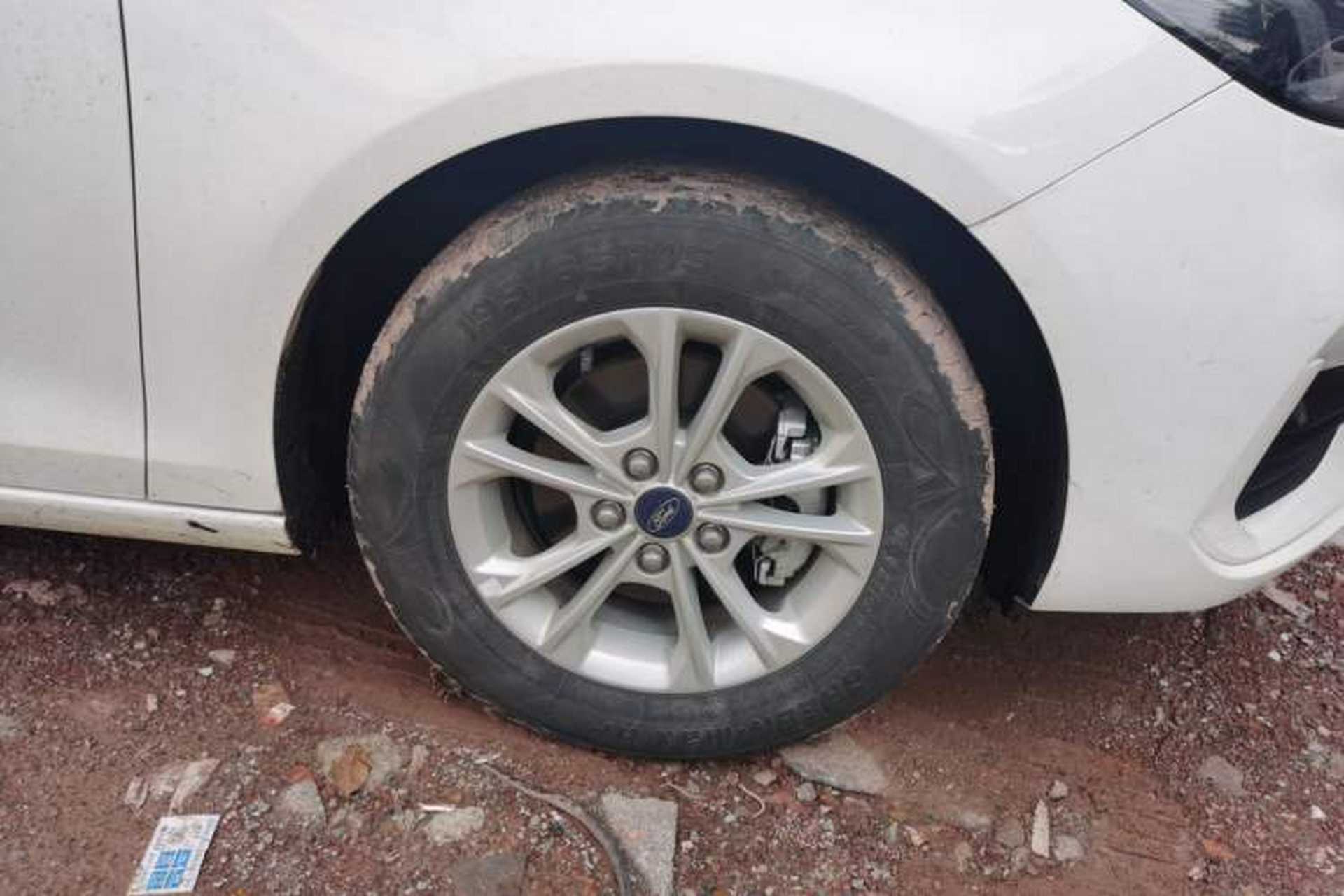 Used Ford Escort 2021 1.5L Automatic Gold Edition Right Front Wheel Hub