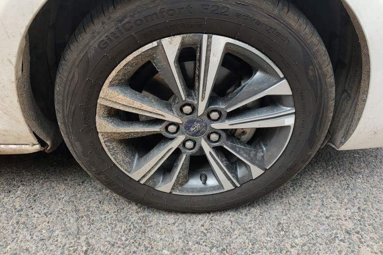 Used Ford Escort 2021 1.5L Automatic Diamond Edition Right Front Wheel Hub