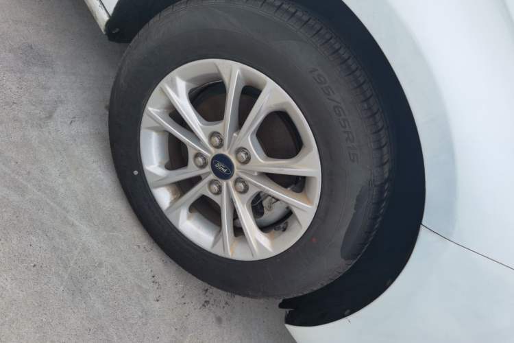 Used Ford Escort 2021 1.5L Automatic Gold Edition Right Front Wheel Hub