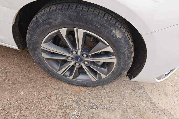 Used Ford Escort 2021 1.5L Automatic Diamond Edition Right Front Wheel Hub