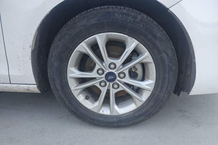 Used Ford Escort 2021 1.5L Automatic Gold Edition Right Front Wheel Hub
