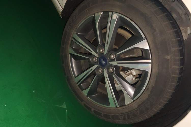 Used Ford Escort 2021 1.5L Automatic Diamond Edition Right Front Wheel Hub