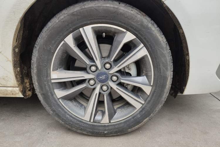 Used Ford Escort 2021 1.5L Automatic Diamond Edition Right Front Wheel Hub
