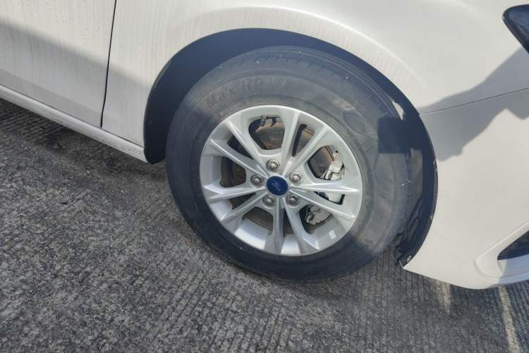 Used Ford Escort 2021 1.5L Automatic Gold Edition Right Front Wheel Hub