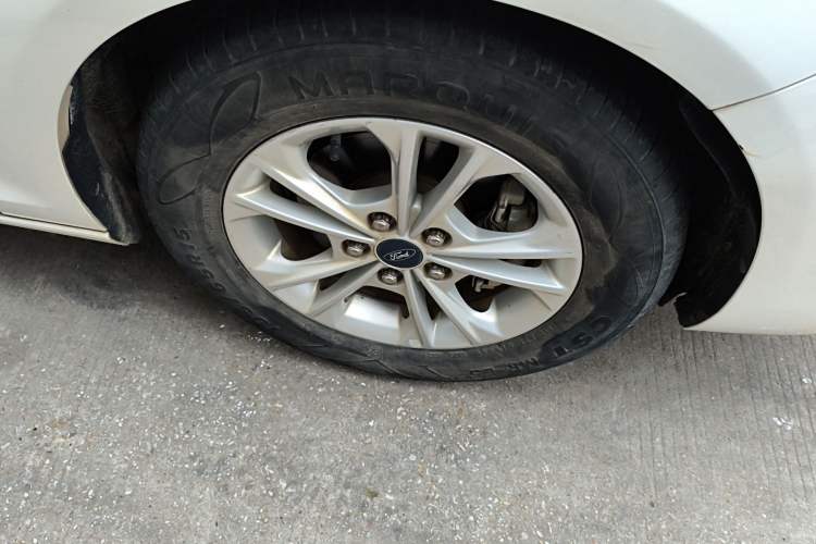 Used Ford Escort 2021 1.5L Automatic Gold Edition Right Front Wheel Hub