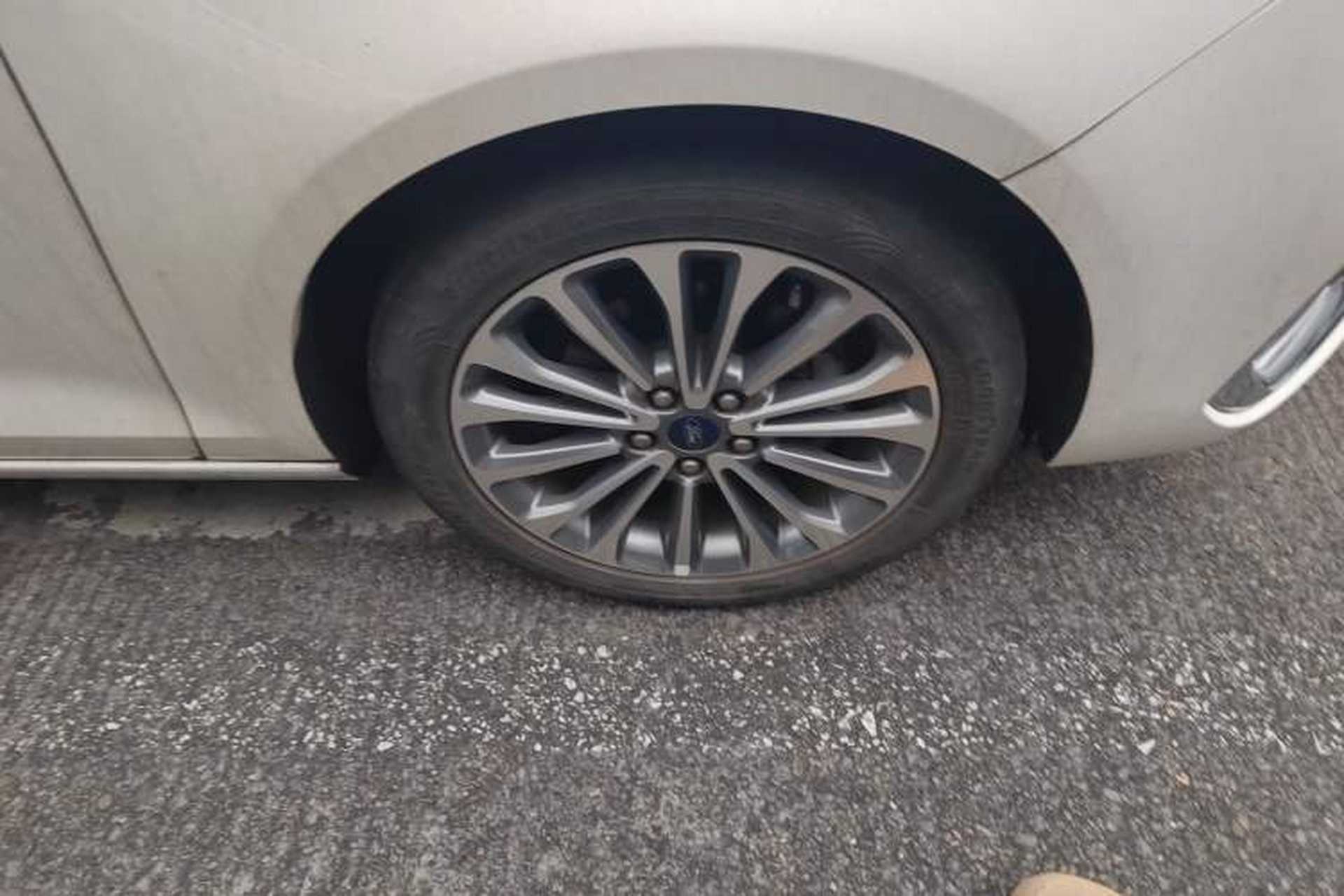 Used Ford Escort 2021 1.5L Automatic Diamond Edition Right Front Wheel Hub