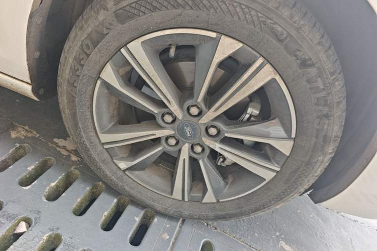 Used Ford Escort 2021 1.5L Automatic Diamond Edition Right Front Wheel Hub