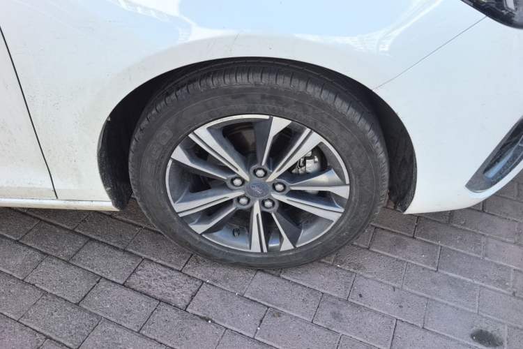 Used Ford Escort 2021 1.5L Automatic Diamond Edition Right Front Wheel Hub