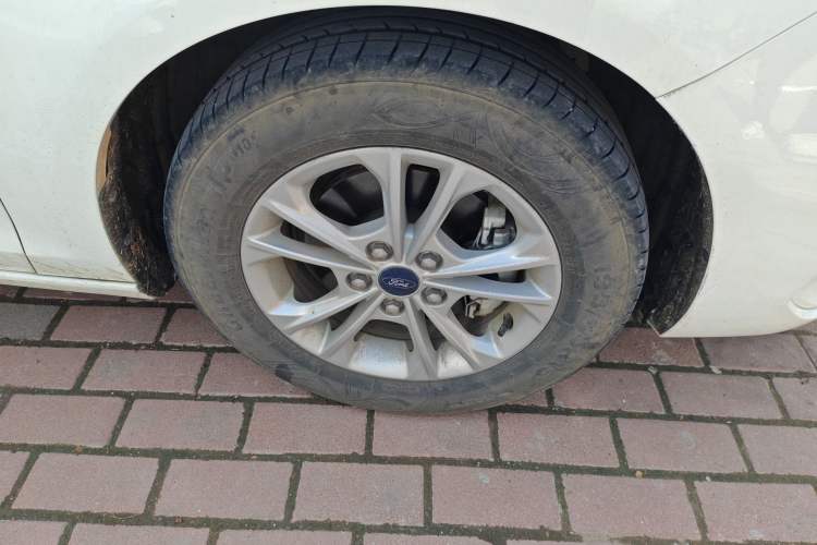 Used Ford Escort 2021 1.5L Automatic Gold Edition Right Front Wheel Hub