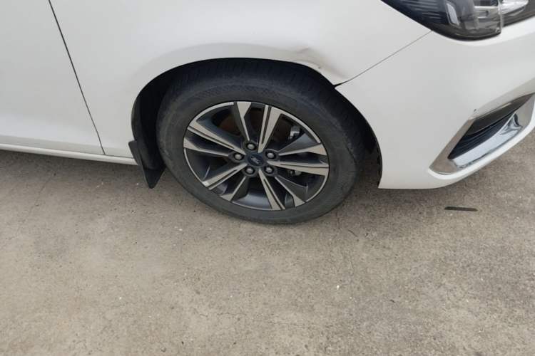 Used Ford Escort 2021 1.5L Automatic Diamond Edition Right Front Wheel Hub