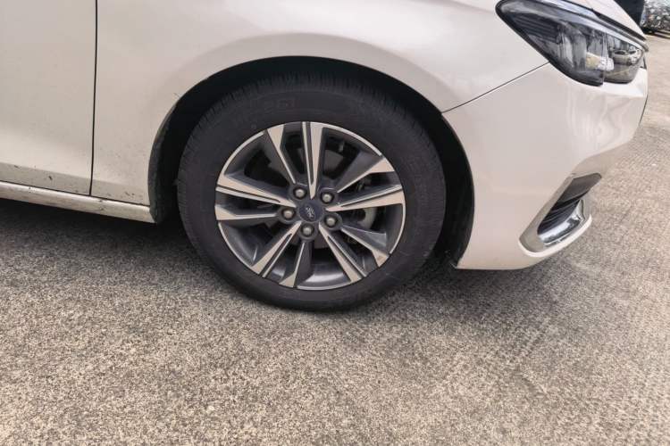 Used Ford Escort 2021 1.5L Automatic Diamond Edition Right Front Wheel Hub