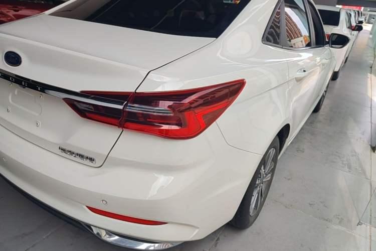 Used Ford Escort 2021 1.5L Automatic Diamond Edition Right Rear Taillight