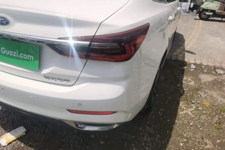 Used Ford Escort 2021 1.5L Automatic Diamond Edition Right Rear Taillight
