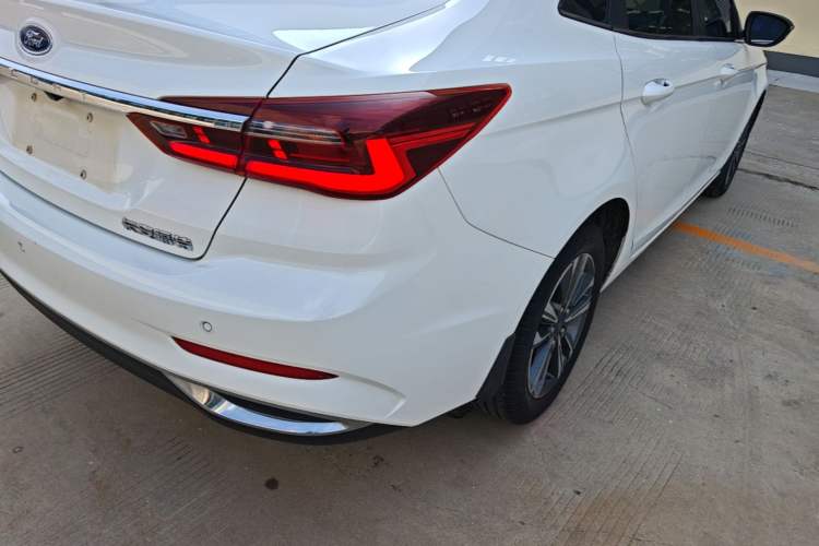 Used Ford Escort 2021 1.5L Automatic Diamond Edition Right Rear Taillight