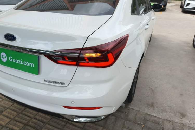 Used Ford Escort 2021 1.5L Automatic Diamond Edition Right Rear Taillight