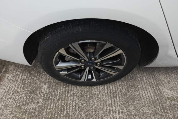 Used Ford Escort 2021 1.5L Automatic Diamond Edition Right Rear Wheel Hub