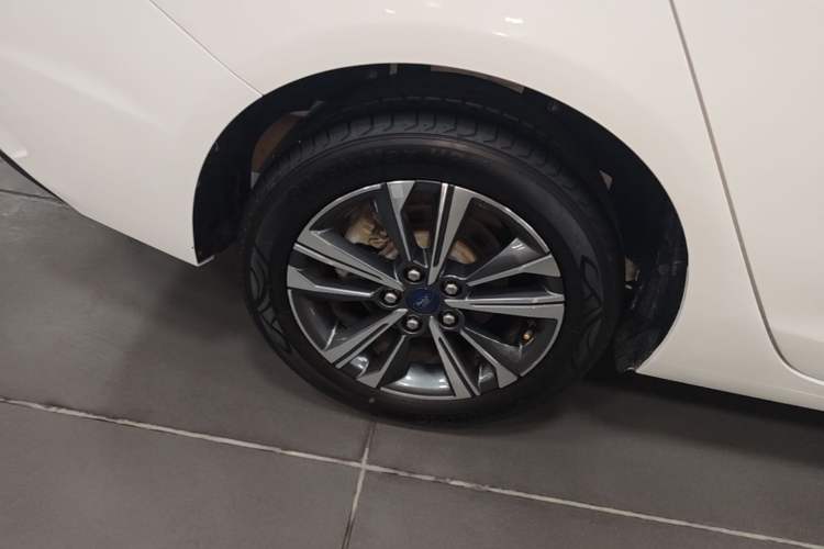 Used Ford Escort 2021 1.5L Automatic Platinum Edition Right Rear Wheel Hub
