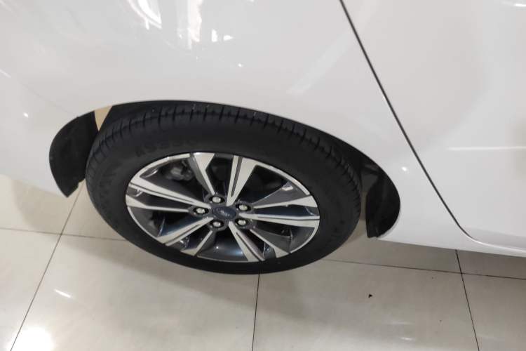 Used Ford Escort 2021 1.5L Automatic Diamond Edition Right Rear Wheel Hub