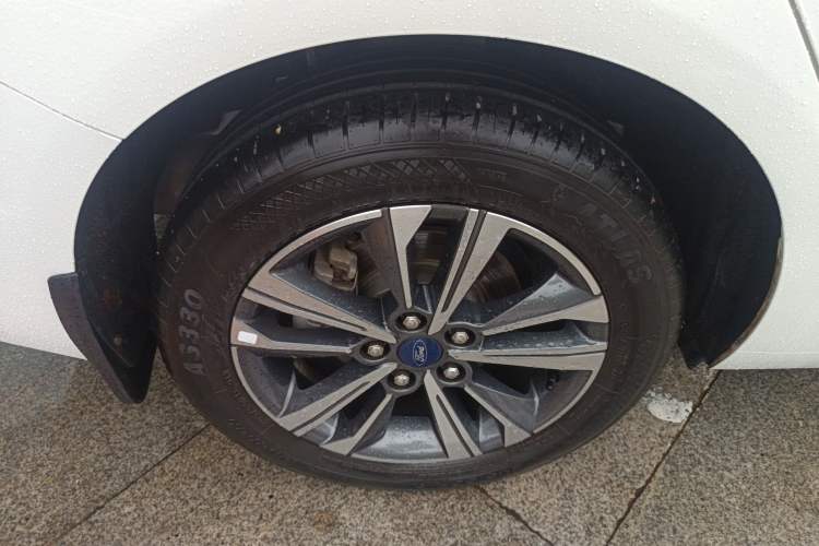 Used Ford Escort 2021 1.5L Automatic Diamond Edition Right Rear Wheel Hub