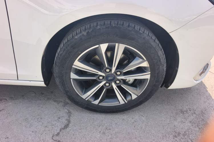 Used Ford Escort 2021 1.5L Automatic Diamond Edition Right Rear Wheel Hub