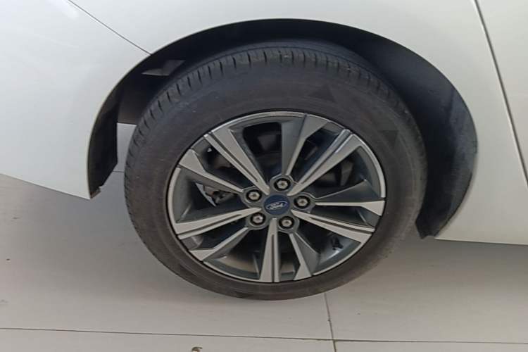 Used Ford Escort 2021 1.5L Automatic Diamond Edition Right Rear Wheel Hub
