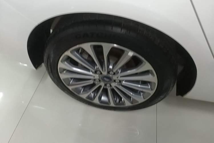 Used Ford Escort 2021 1.5L Automatic Glory Edition Right Rear Wheel Hub