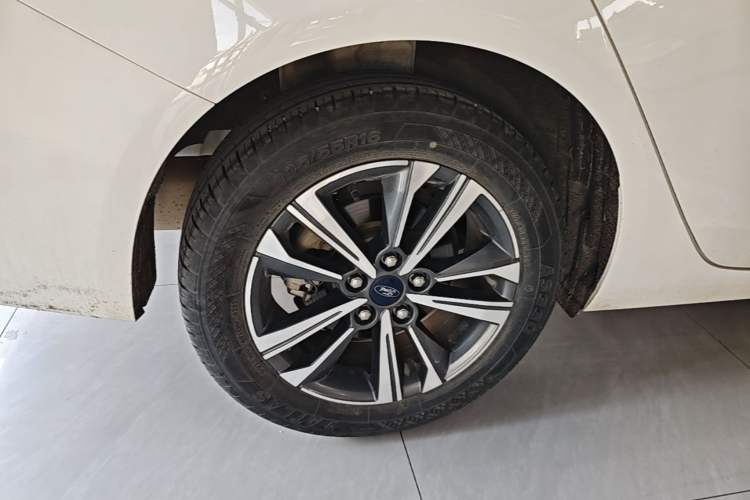 Used Ford Escort 2021 1.5L Automatic Diamond Edition Right Rear Wheel Hub