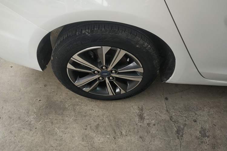 Used Ford Escort 2021 1.5L Automatic Diamond Edition Right Rear Wheel Hub