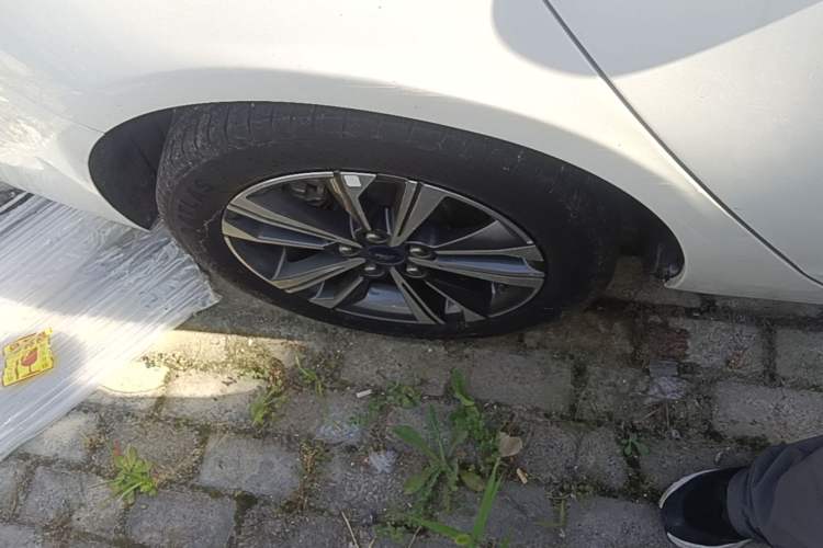 Used Ford Escort 2021 1.5L Automatic Diamond Edition Right Rear Wheel Hub