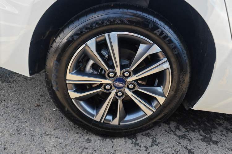 Used Ford Escort 2021 1.5L Automatic Diamond Edition Right Rear Wheel Hub