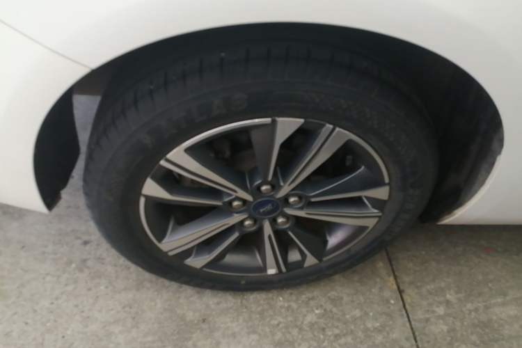 Used Ford Escort 2021 1.5L Automatic Diamond Edition Right Rear Wheel Hub