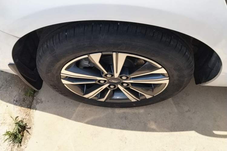 Used Ford Escort 2021 1.5L Automatic Diamond Edition Right Rear Wheel Hub