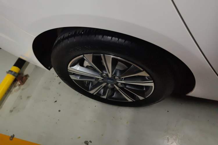Used Ford Escort 2021 1.5L Automatic Diamond Edition Right Rear Wheel Hub