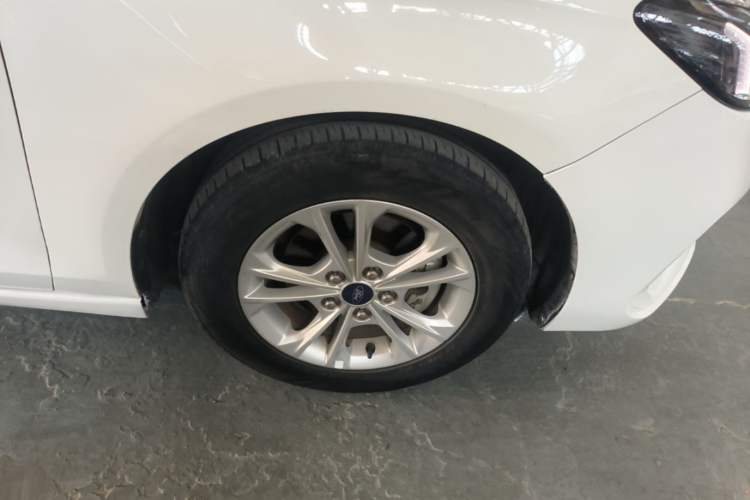 Used Ford Escort 2021 1.5L Automatic Gold Edition Right Rear Wheel Hub