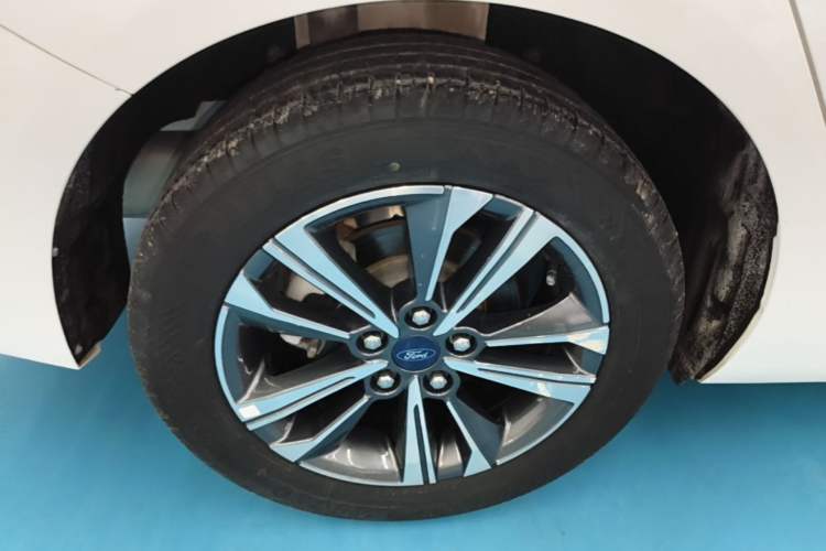 Used Ford Escort 2021 1.5L Automatic Diamond Edition Right Rear Wheel Hub