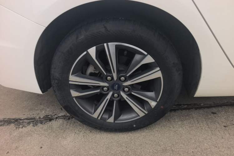 Used Ford Escort 2021 1.5L Automatic Diamond Edition Right Rear Wheel Hub