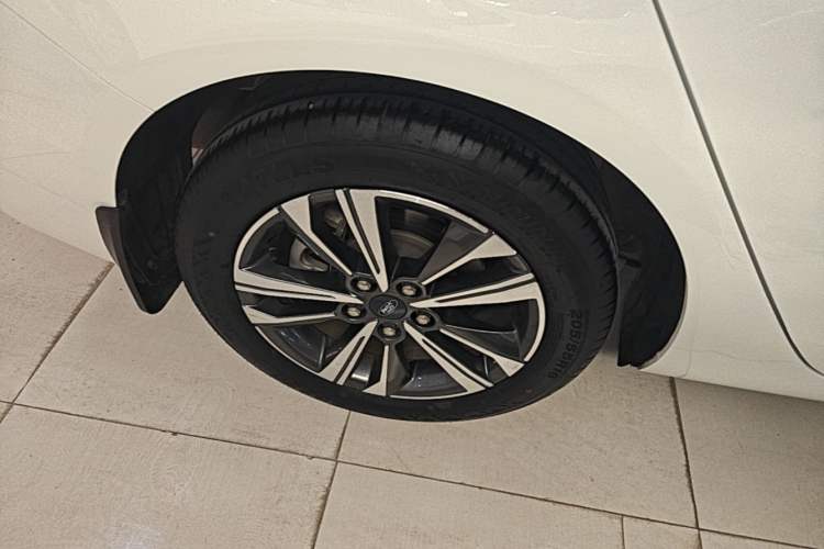 Used Ford Escort 2021 1.5L Automatic Diamond Edition Right Rear Wheel Hub