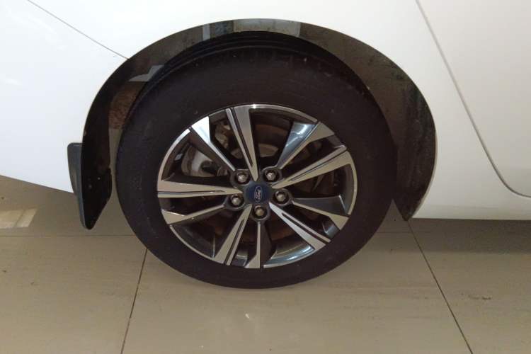 Used Ford Escort 2021 1.5L Automatic Diamond Edition Right Rear Wheel Hub