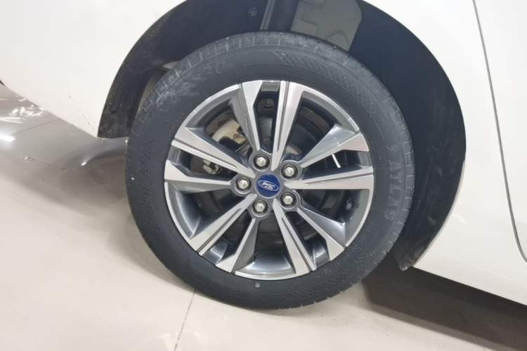 Used Ford Escort 2021 1.5L Automatic Diamond Edition Right Rear Wheel Hub