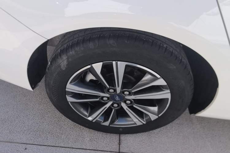 Used Ford Escort 2021 1.5L Automatic Diamond Edition Right Rear Wheel Hub