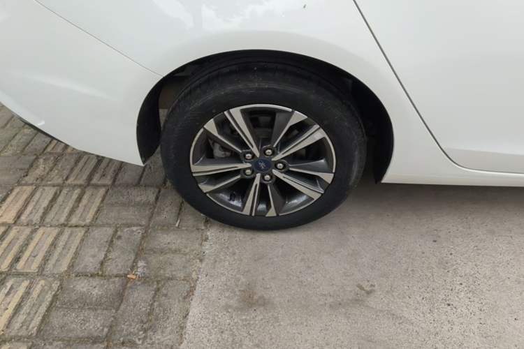 Used Ford Escort 2021 1.5L Automatic Diamond Edition Right Rear Wheel Hub