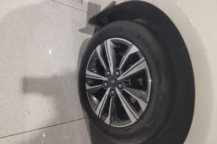 Used Ford Escort 2021 1.5L Automatic Diamond Edition Right Rear Wheel Hub