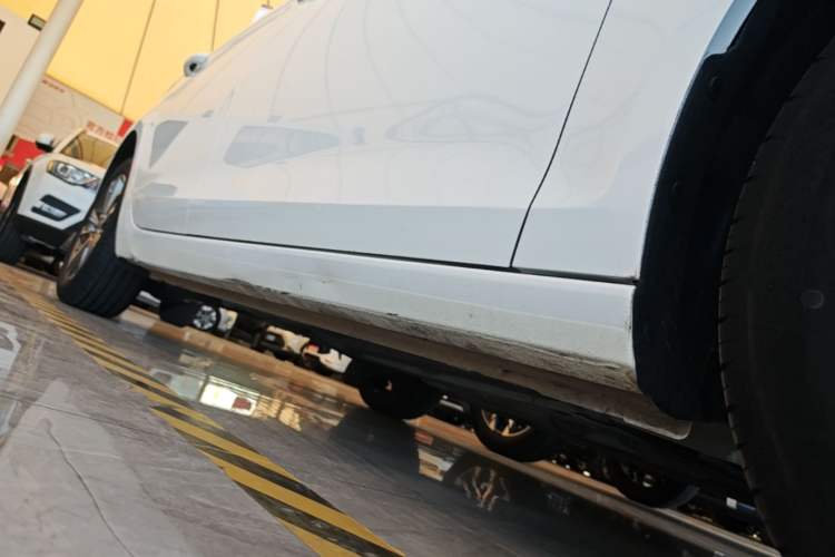 Used Ford Escort 2021 1.5L Automatic Diamond Edition Right Side Sill
