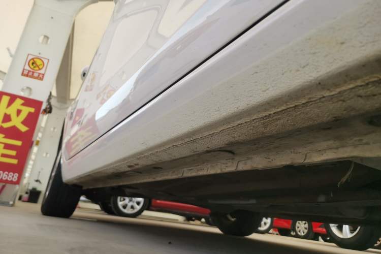 Used Ford Escort 2021 1.5L Automatic Gold Edition Right Side Sill