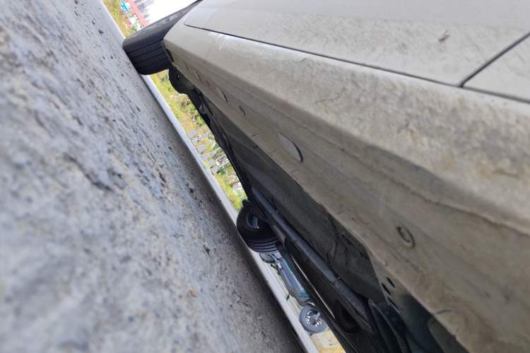 Used Ford Escort 2021 1.5L Automatic Diamond Edition Right Side Sill
