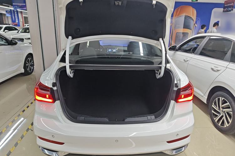 Used Ford Escort 2021 1.5L Automatic Platinum Edition Trunk
