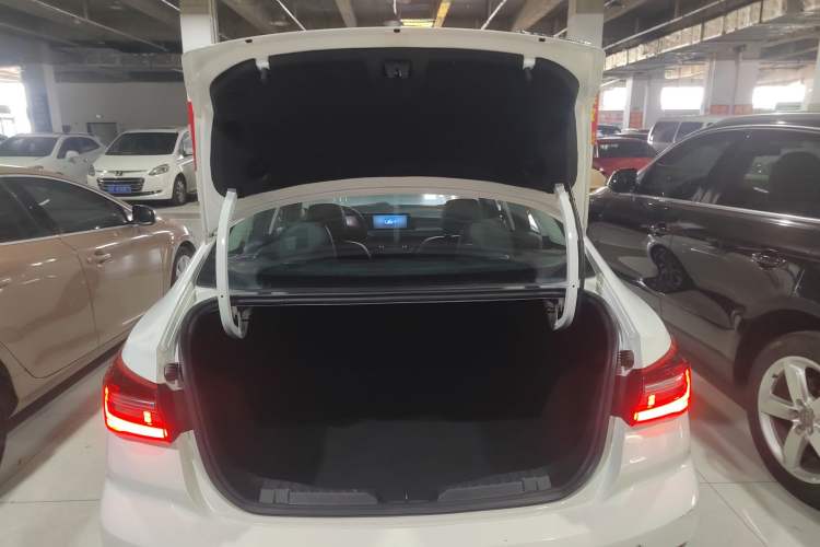 Used Ford Escort 2021 1.5L Automatic Diamond Edition Trunk
