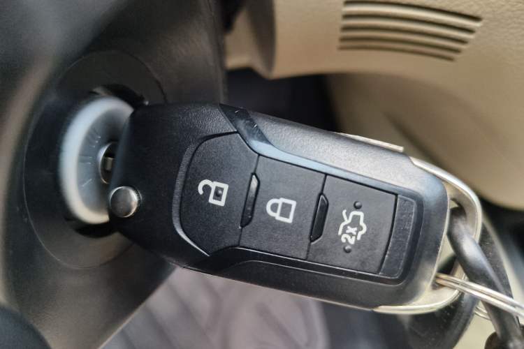Used Ford Everest 2016 2.0T Gasoline Automatic 4x4 Luxury Edition Interior 1
