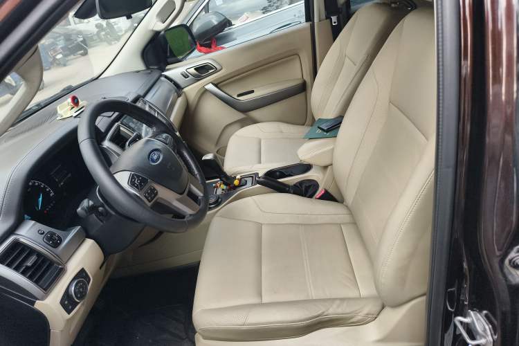 Used Ford Everest 2016 2.0T Gasoline Automatic 4x4 Luxury Edition Left Front Seat